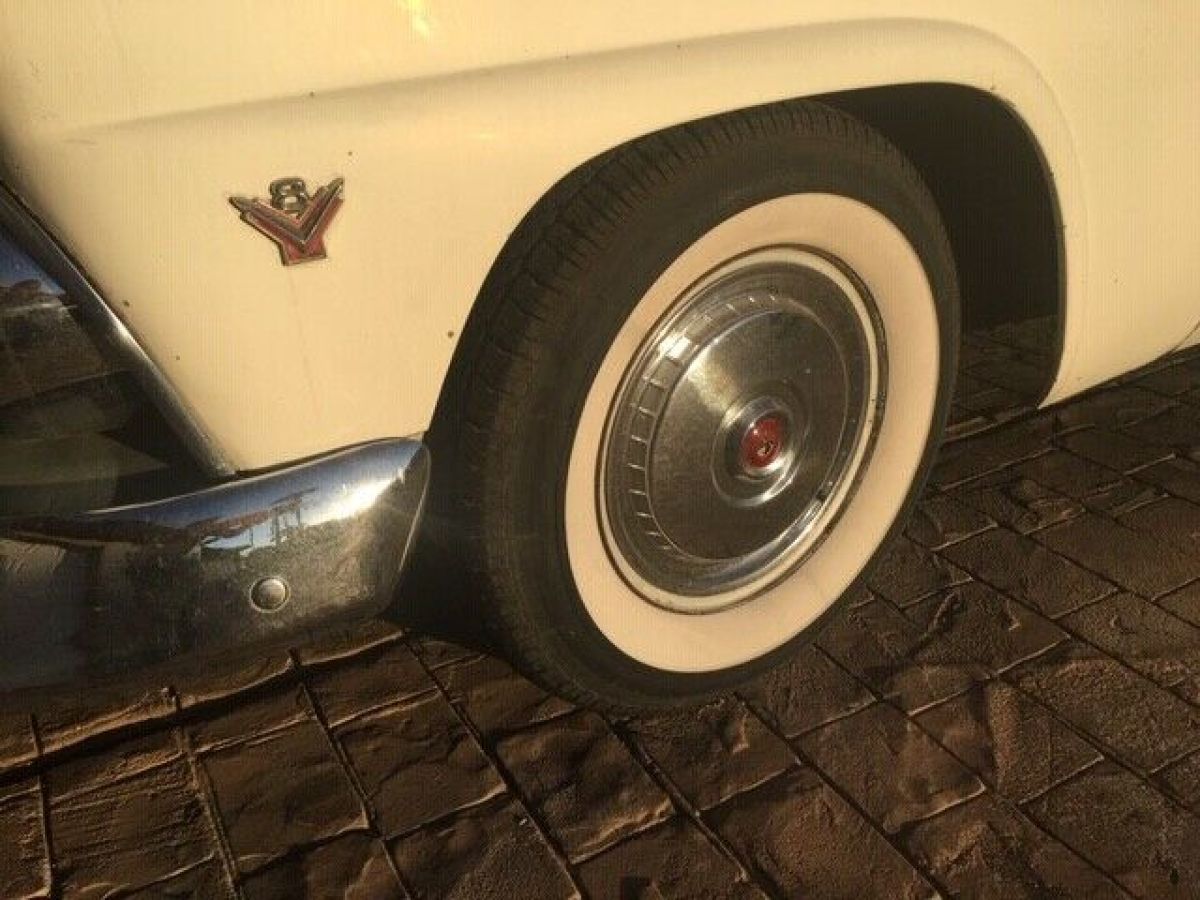 1955 Ford Fairlane - photo 3