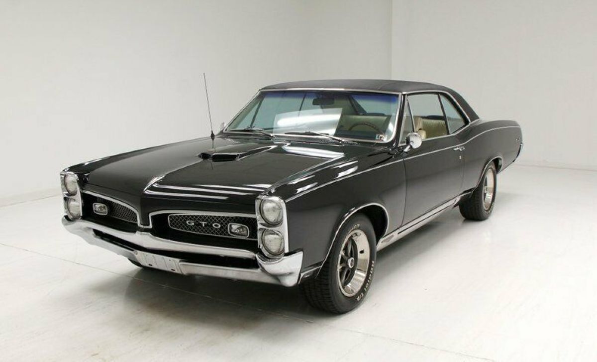 Glass-like Paint/400ci 4 BBL Restored/Perfect Parchment Interior/Very Fine 1967 Pontiac GTO