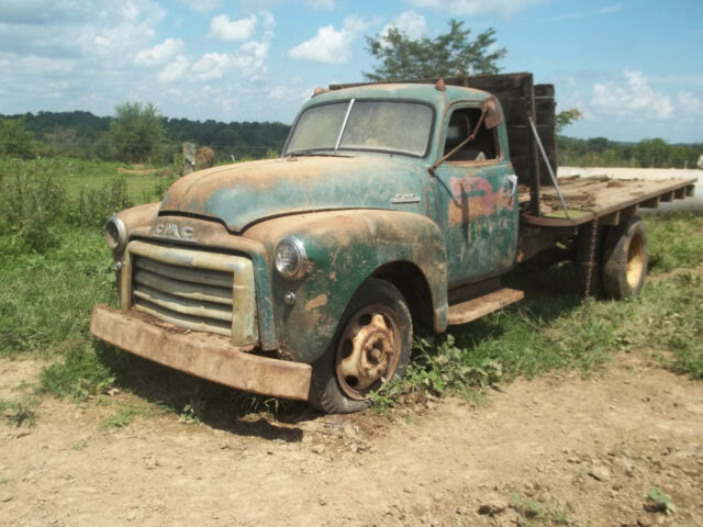 GMC 2 ton flat bed 5 window truck 1947 or 48 or 49 or 50 or 51 or 52 or 1953 1953 GMC 2 ton