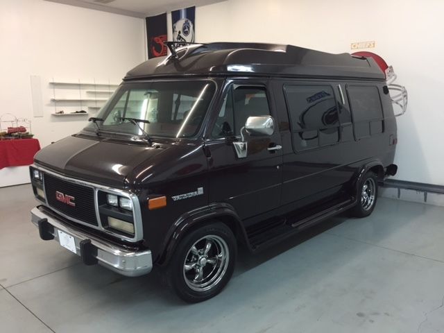 1993 GMC Vandura DIAMOND EXECUTIVE - photo 2