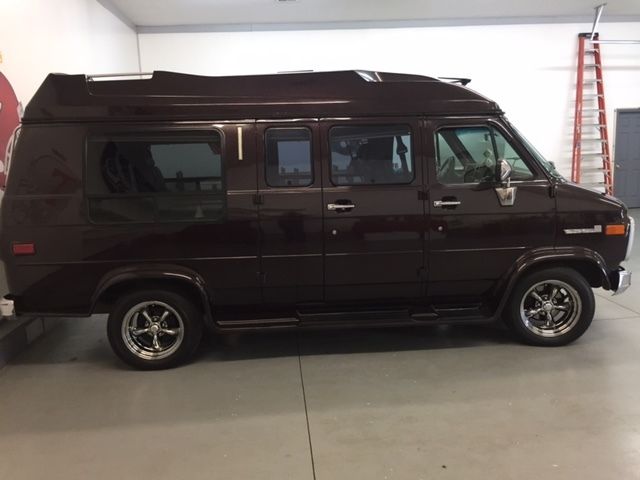 1993 GMC Vandura DIAMOND EXECUTIVE - photo 3