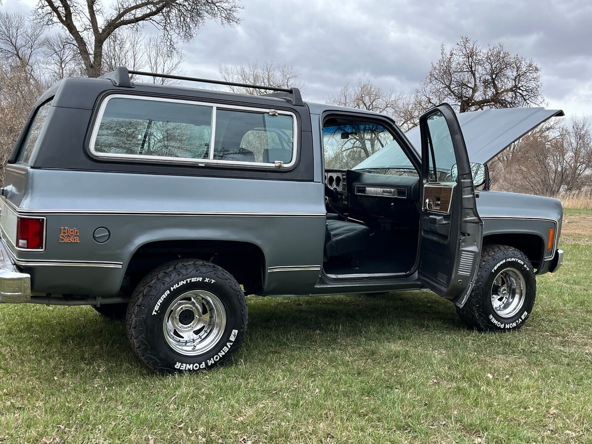 1976 GMC Jimmy High Sierra 4wd k5 4 speed manual - photo 10
