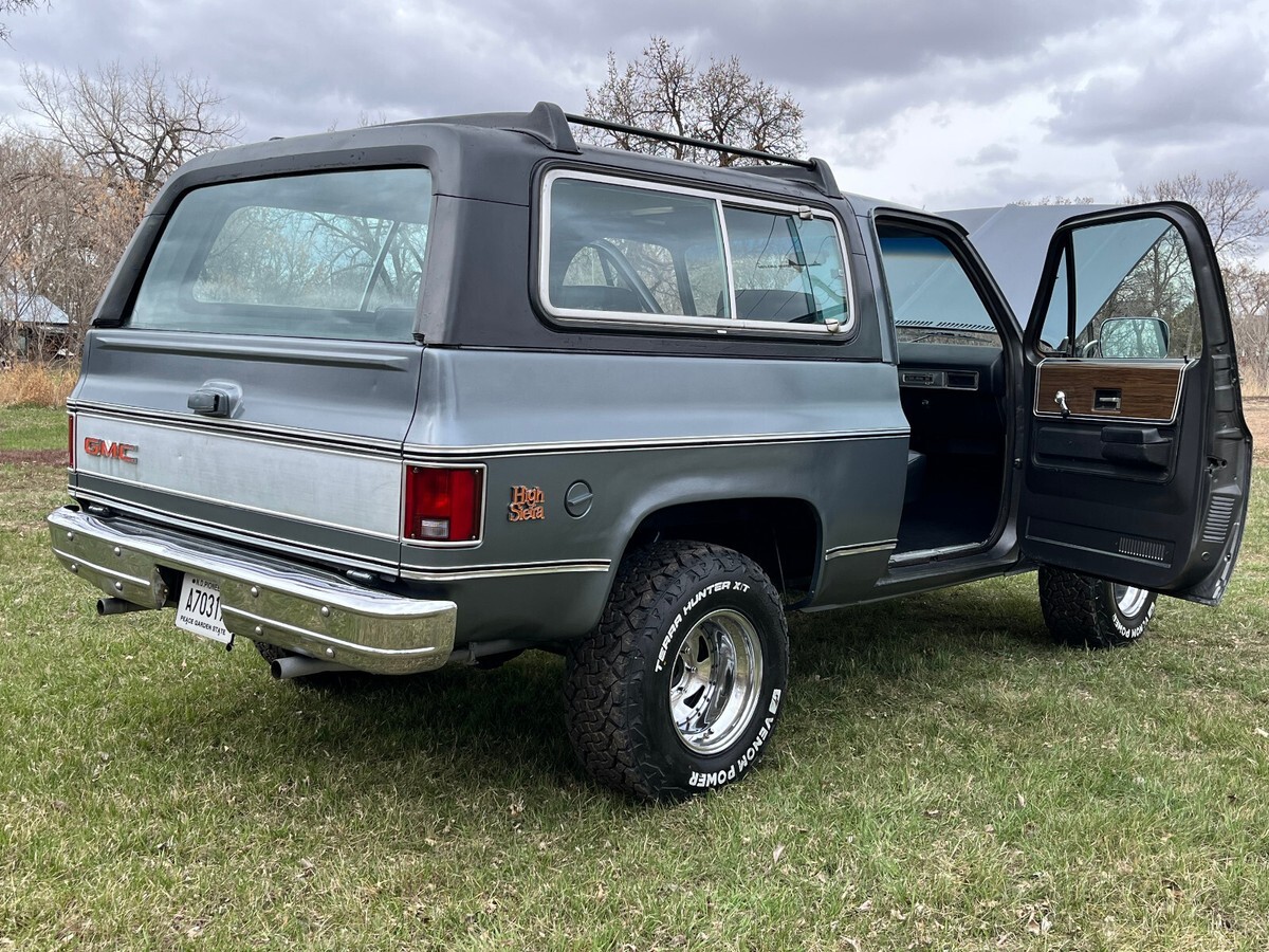 1976 GMC Jimmy High Sierra 4wd k5 4 speed manual - photo 11