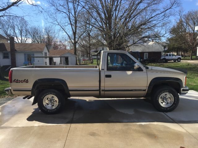 GMC Sierra 3500 4x4, 454, Rust free, Dana Rear, never seen a Midwestern winter 1989 GMC Sierra 3500
