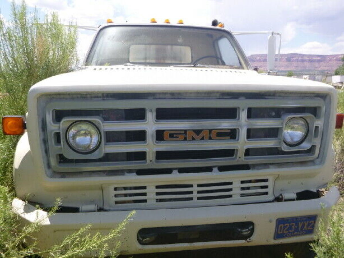 GMC Sierra 7000 Truck with 1,800 Gallon Water Tank, One Owner, 8,100 Miles 1979 GMC Truck