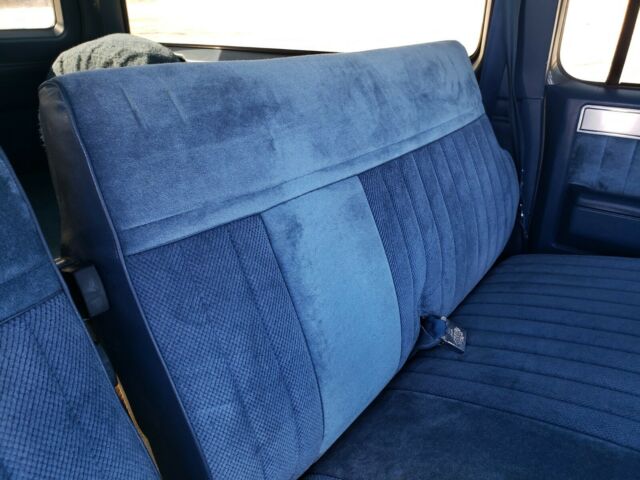 1988 GMC Suburban Sierra 2500 - photo 12