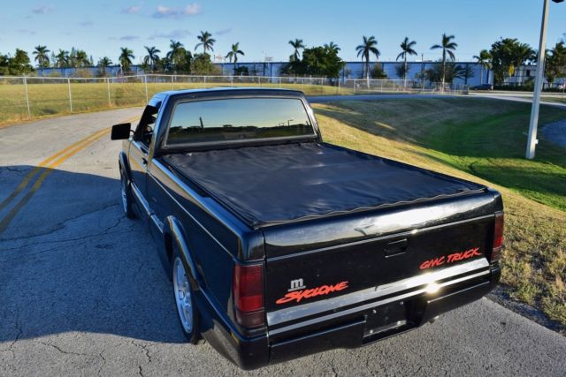 1991 GMC Syclone #803 of 2998 Ever Produced - photo 9