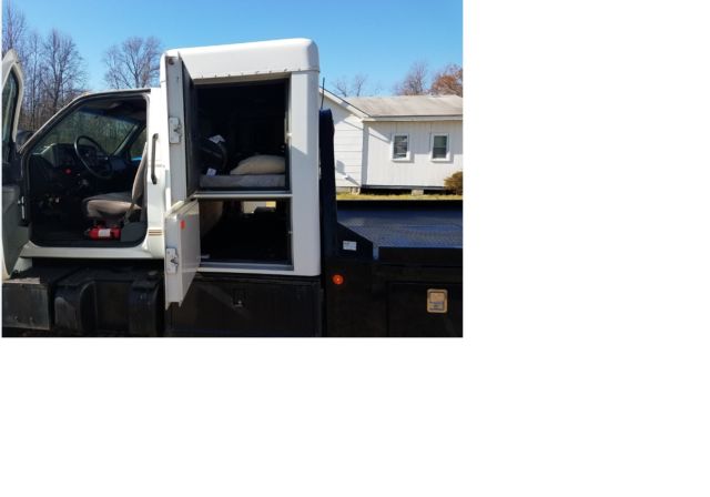 1991 GMC 6500 With Sleeper - photo 11