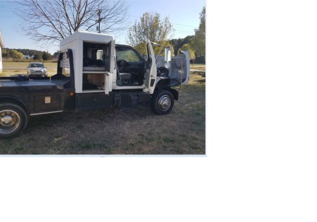1991 GMC 6500 With Sleeper - photo 8