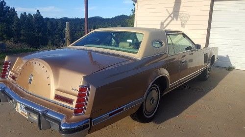 Gold 1979 Lincoln Mark V 1979 Lincoln Continental MarkV