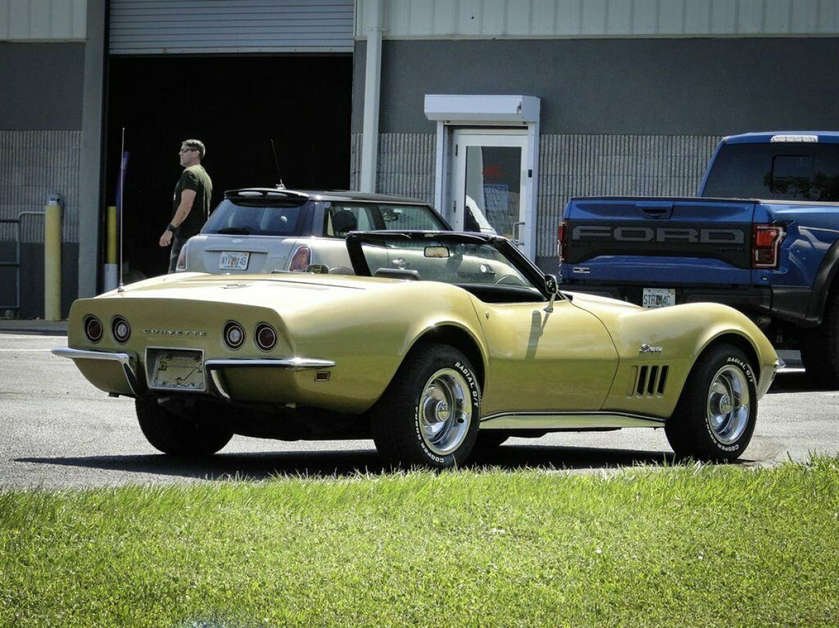 1969 Chevrolet Corvette Convertible - photo 11