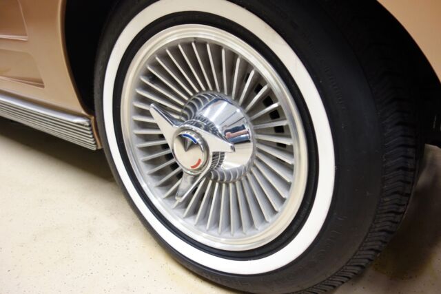 1963 Chevrolet Corvette -SPLIT WINDOW FUELIE - NCRS TOP FLIGHT WINNER - - photo 8