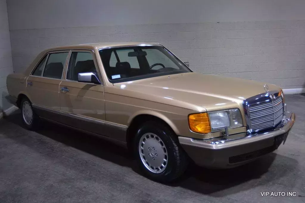 Gold Mercedes-Benz 560 with 54,952 Miles available now! 1986 Mercedes-Benz 500-Series SEL