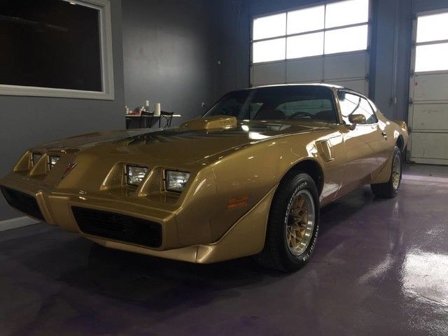 gold Pontiac TRANS AM with 57,700 Miles available now! 1979 Pontiac Trans Am --