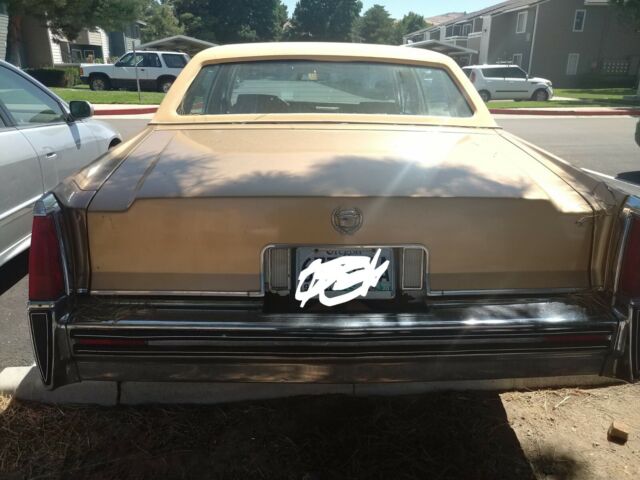 1977 Cadillac Brougham Fleetwood - photo 2