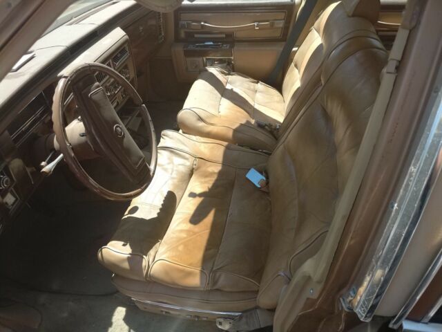 1977 Cadillac Brougham Fleetwood - photo 3