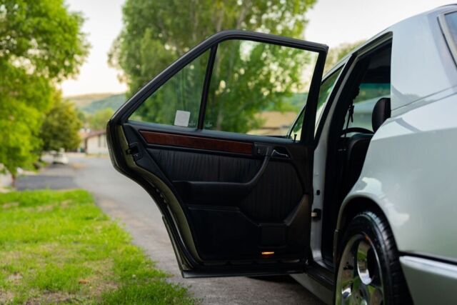 1992 Mercedes-Benz E-Class 500E - photo 11