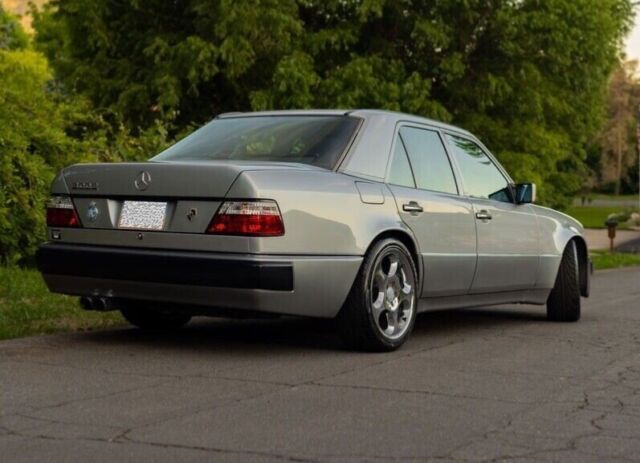 1992 Mercedes-Benz E-Class 500E - photo 6