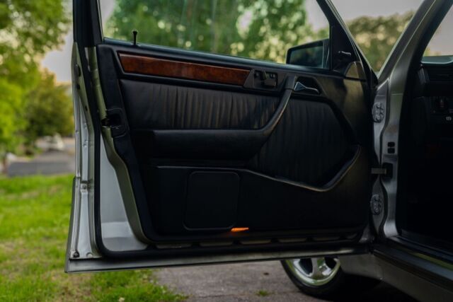 1992 Mercedes-Benz E-Class 500E - photo 9
