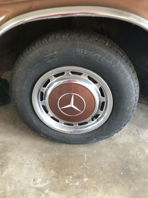 1967 Mercedes-Benz 200-Series - photo 10