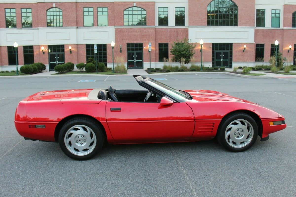 Good fun driver-Cold A/C-Auto Transmission-Torch Red- 5346 Convertibles produced 1994 Chevrolet Corvette