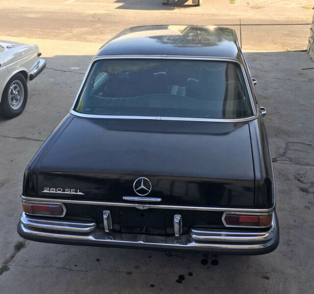 1970 Mercedes-Benz 200-Series - photo 12