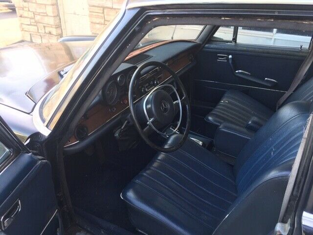 1970 Mercedes-Benz 200-Series - photo 6