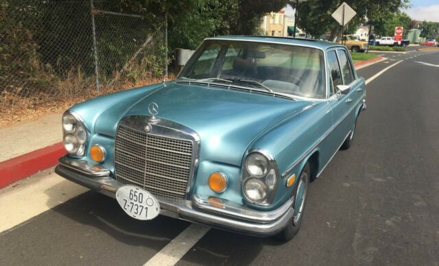 1970 Mercedes-Benz 200-Series - photo 8