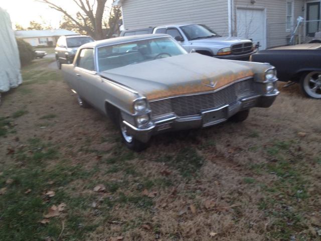 1965 Cadillac DeVille stock - photo 2