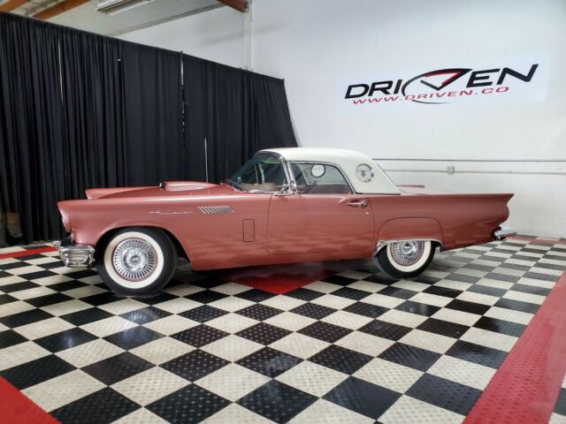 1957 Ford Thunderbird Sport Coupe - photo 4