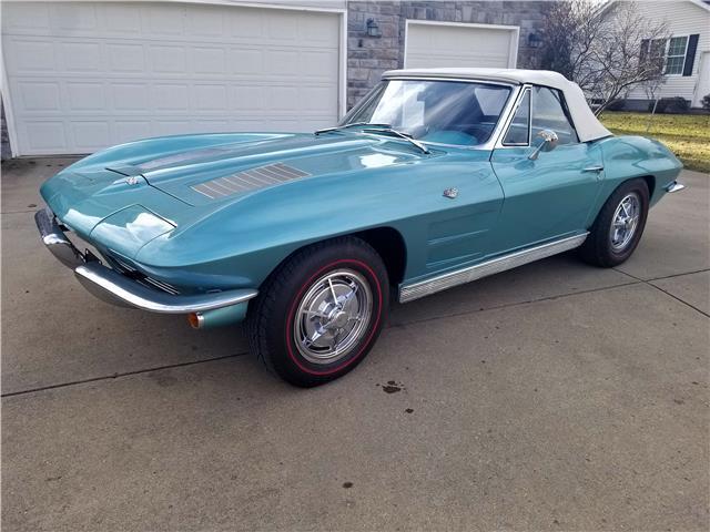 Gorgeous!! 1963 Chevrolet Corvette Convertible 327 4SP Compliments Everywhere!! 1963 Chevrolet Corvette --