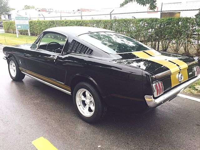 1965 Ford Mustang Shelby GT350H - photo 2
