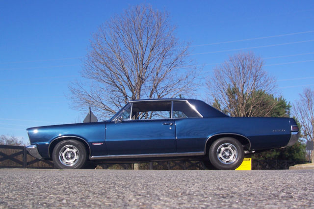 Gorgeous 1965 Pontiac GTO Recreation 389 Tri-Power, 4-speed, A/C Show and Go!! 1965 Pontiac GTO