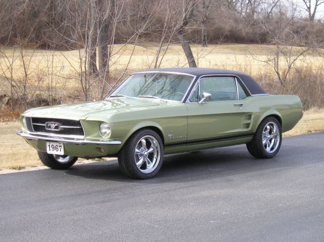 GORGEOUS 1967 FORD MUSTANG! FACTORY LIME GOLD! V/8! A/C! CALIFORNIA CAR! MUST C 1967 Ford Mustang CUSTOM