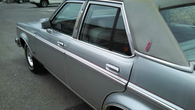 1977 Lincoln Other 4 DOOR SEDAN - photo 11