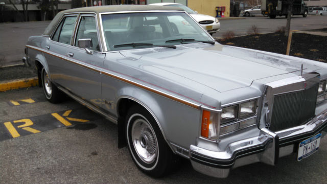1977 Lincoln Other 4 DOOR SEDAN - photo 3