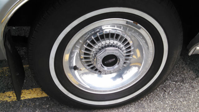 1977 Lincoln Other 4 DOOR SEDAN - photo 5