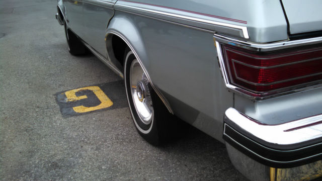 1977 Lincoln Other 4 DOOR SEDAN - photo 9