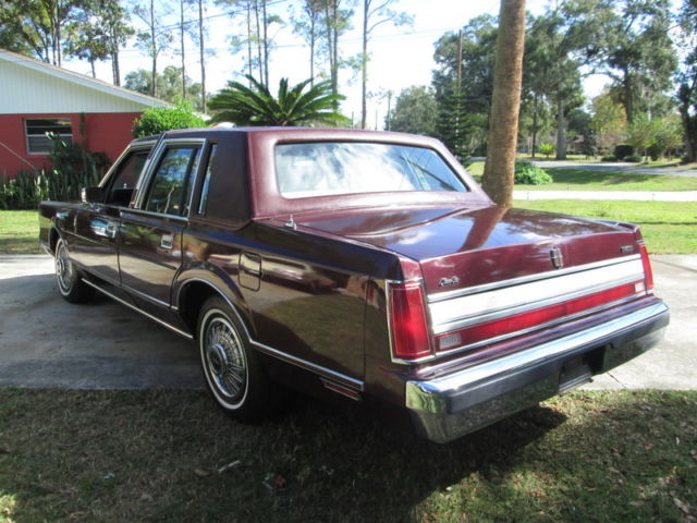1989 Lincoln Town Car - photo 2