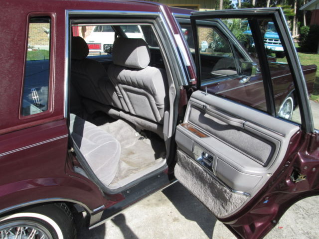 1989 Lincoln Town Car - photo 8