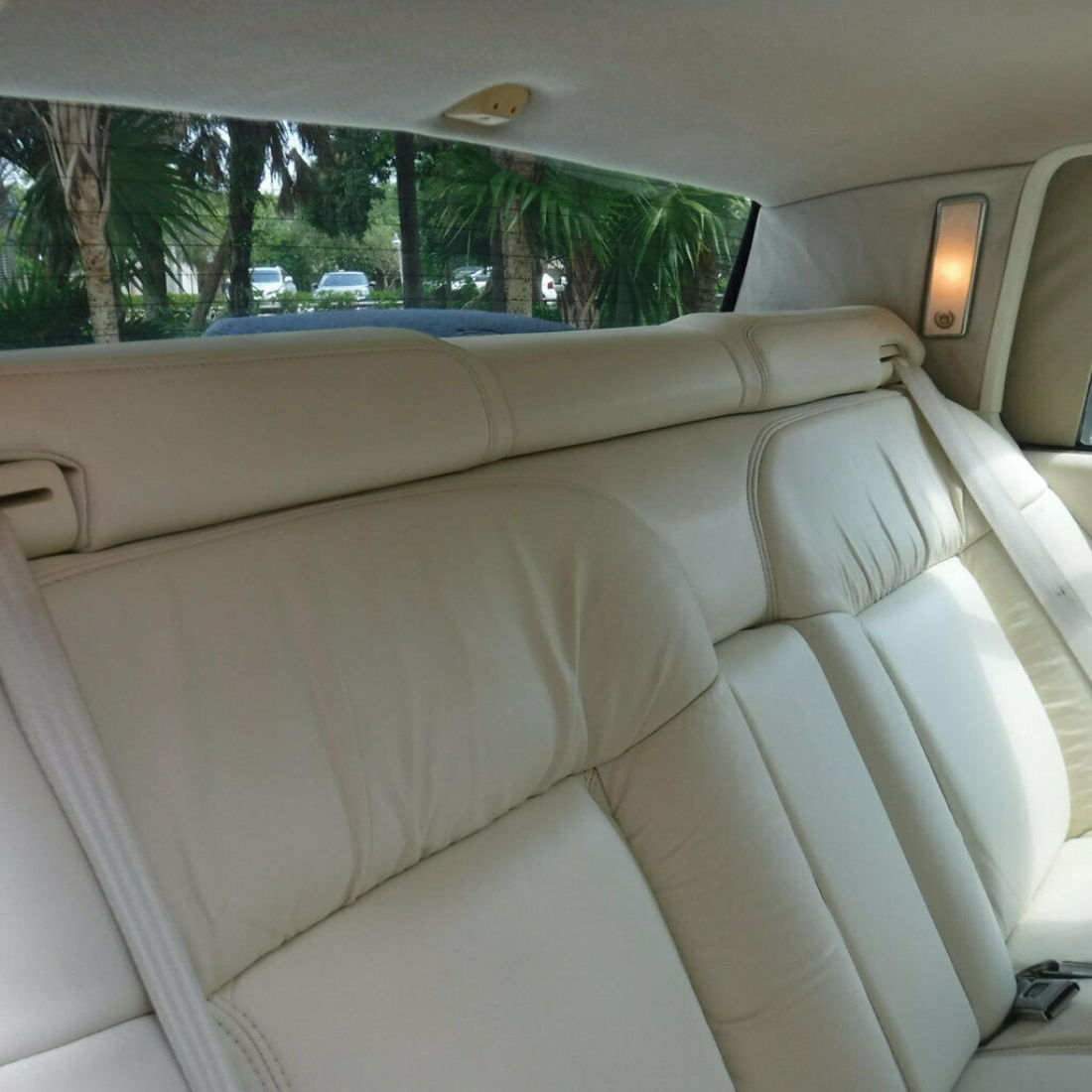 1992 Cadillac DeVille 4dr Sedan - photo 9