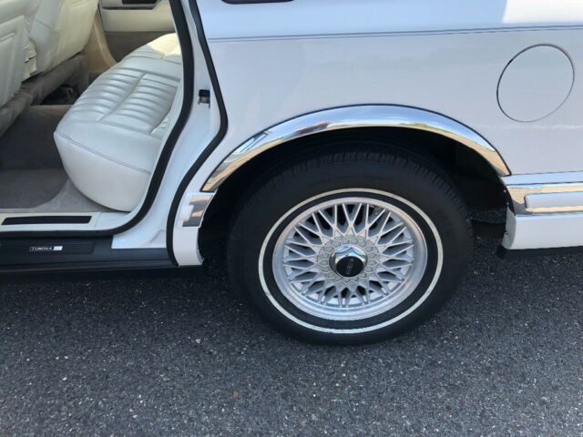 1992 Lincoln Town Car Executive Series - photo 11