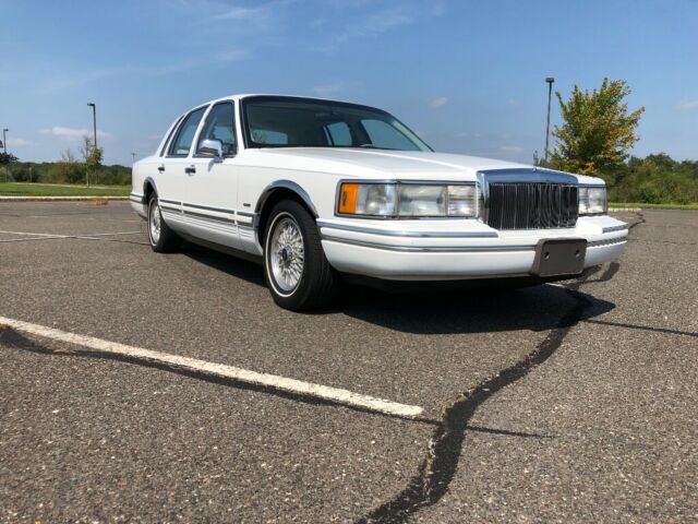 1992 Lincoln Town Car Executive Series - photo 3