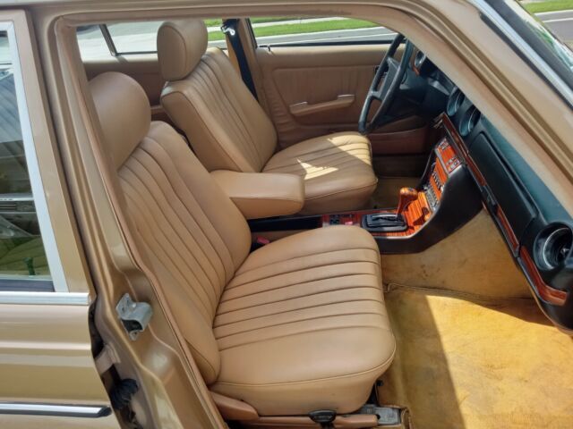 1984 Mercedes-Benz 300-Series - photo 10