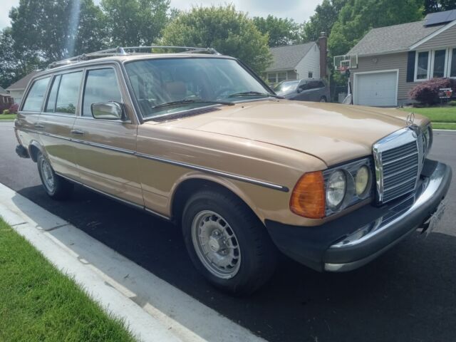 1984 Mercedes-Benz 300-Series - photo 2