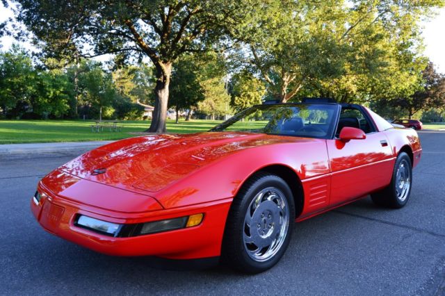 GORGEOUS 55K ACTUAL MILE 3 OWNER SURVIVOR 1993 CHEVROLET CORVETTE LT1 V8 NICE !! 1993 Chevrolet Corvette 2 DR COUPE