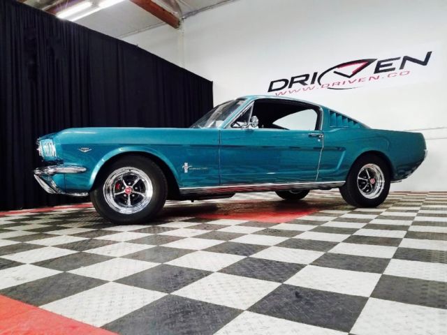 1965 Ford Mustang 2+2 - photo 2