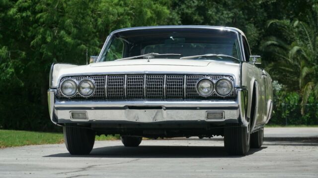 1964 Lincoln Continental Convertible - photo 2