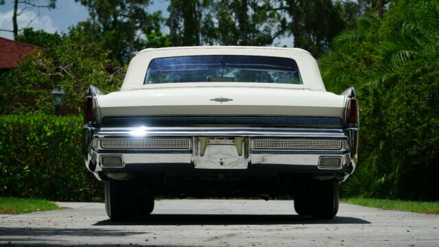 1964 Lincoln Continental Convertible - photo 3