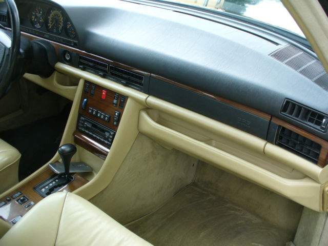 1989 Mercedes-Benz 400-Series Black - photo 12